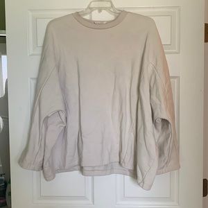 Zenana cream colored crew neck. Size L/ XL. No stains, only worn a few times.